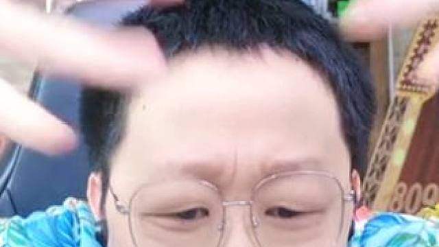 西西：让你的兄弟多来点，一个不够打！
