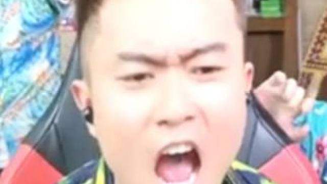 想赢的人连胜是没有笑容的，绿豆凭一己之力实现翻盘 ，最后决胜局1V1，直言比打比赛还紧张