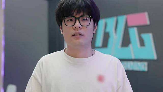 今晚这场决赛，说白了就一件事——谁赢，谁就是LPL的一号种子，直通S16。

AL其实已经稳了。打进