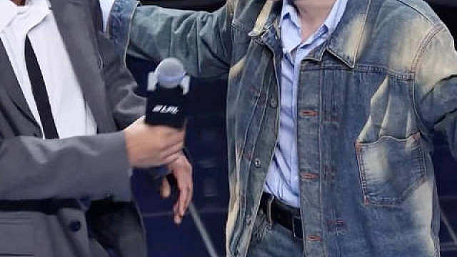 王俊凯：一想到我等会儿要说什么我就想笑 ​​​