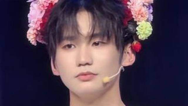 神秘簪花男有感觉吗