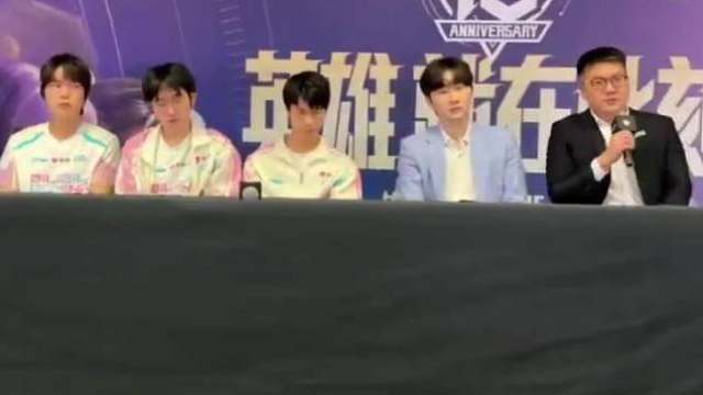 Q：队伍也将以二号种子的身份出征世界赛，在这段休赛期里大家会做怎样的调整和准备?希望在这次世界赛展现
