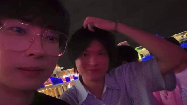 长生和钟意就这样“逗”老人(bushi
Gemini跟长生同框：版权费来点
 Gemini：准备一下