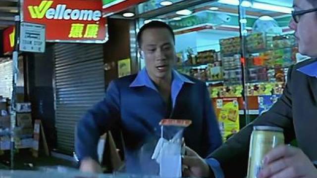 根据香港真实黑帮改编的电影，全程高能！