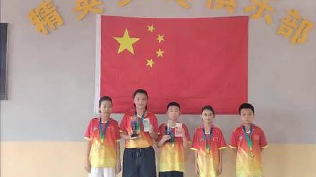 暑假班结束，乙组获奖的孩子，开心嗨起来