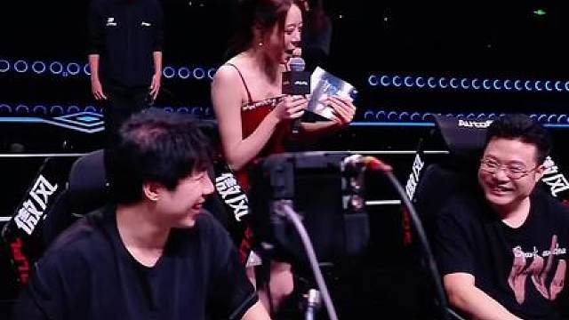 大司马英雄联盟15周年明星表演赛eq闪强鲨王俊凯
