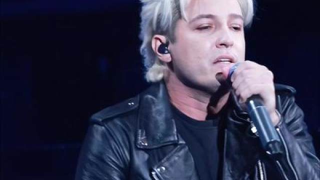 TelleSmith 英雄联盟15周年庆典演唱《Rise》 梦回S8 IG夺冠已经是8年前的事了！
