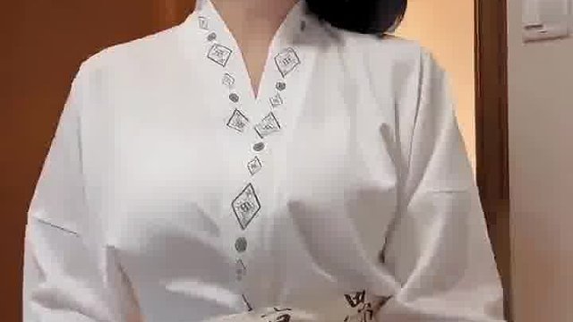 这个美妇是真带劲，而且还是个短发