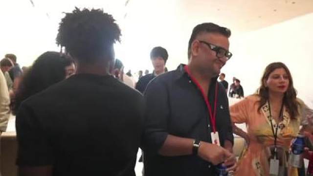 五月天阿信与甲亢哥在苹果总部同框