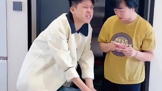 本想给老妈表演个杂技，没想到还有意外惊喜！