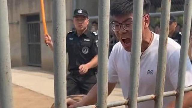 动物园内禁止投喂！