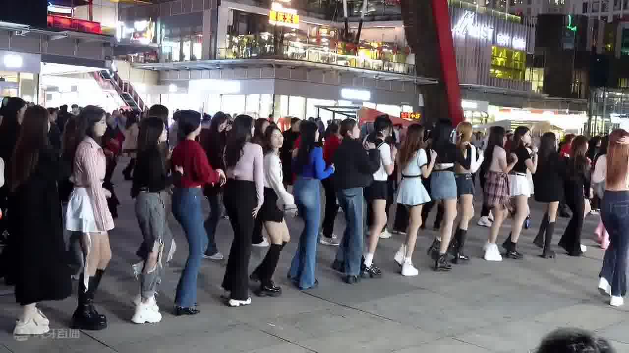 许嵩说的对，还是紫色有韵味