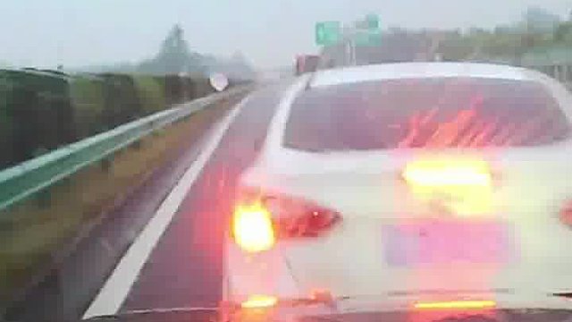 前车这样，后车真的很害怕 ！！！
