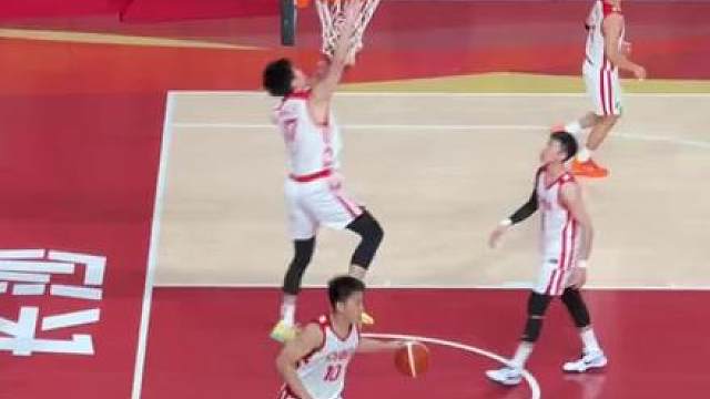 艰难战胜沙特！中国男篮晋级亚运四强，廖三宁狂砍30分