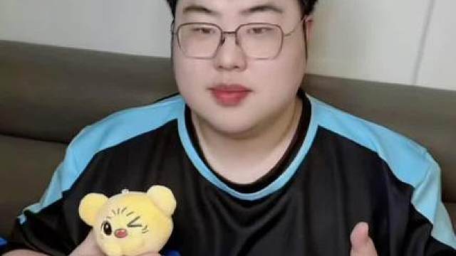 小胖：我藏了一手国服镜 这个夏季赛都不用拿出来就赢了.