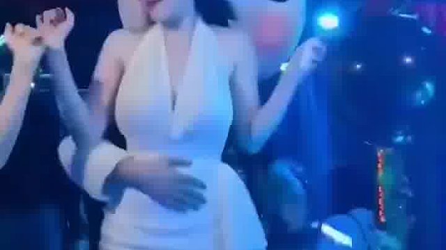 凡是戴眼镜的十有八九都反差  -