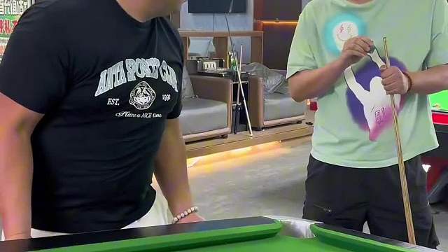 强者从不抱怨大环境！