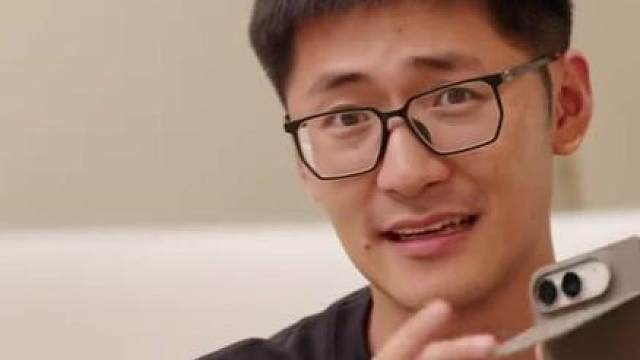 iPhone Duo既非第一，也不是最好 影视飓风测评苹果首款折叠屏iPhone Duo，引发巨大争议。 
苹果喊了十几年的「不是第一、但一定最好」，这次直接变成：既不是第一，也算不上最好。 
从Not first, but best 变成了 Not first, nor best。 
是否意味着：这一次，苹果真的翻车了。