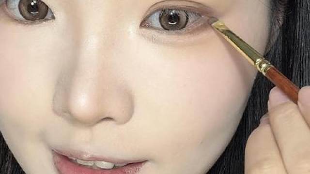 新手妆教肿眼泡初秋可可系眼妆步骤拆解