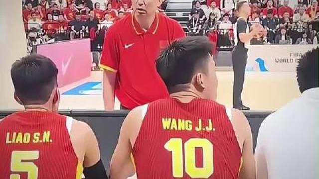 进攻端迟迟打不开，大比分落后日本，中国男篮醒一醒，快快奋起直追，把分差追回来！ ​​​