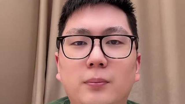 亚运鲨鱼会师决赛 
总的来说，亚运会女单抽签只是随机结果，没必要纠结谁的签更难、互相争吵。孙颖莎和王曼昱是国乒的双保险，目标都是冲击金牌，真正的强者无惧任何对手。与其忙着替运动员担心、制造队内对立，不如相信两位选手的实力。王曼昱若遇上张本美和，恰恰是一次正面较量、证明自己的机会，顶尖运动员从来不会想着避战，而是敢于直面挑战。我们作为球迷，安心看球，为中国队加油就够了。