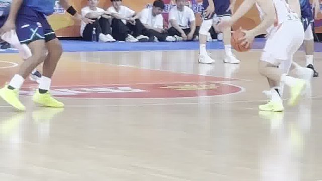 听教练部署，稳稳打进这一球 团队同心，所向披靡#同心杯#易燃体育#福建浔兴男篮