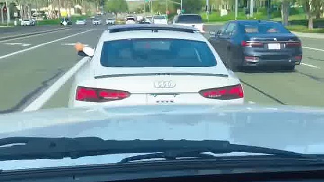 开个豪车就能这么嚣张么#小龙侃车