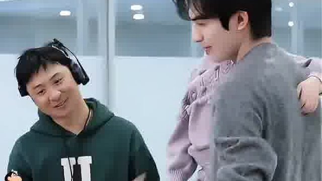 赵今麦：叫你亲了吗，你就亲