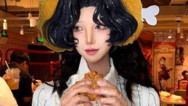 当二次元吃到好吃的: