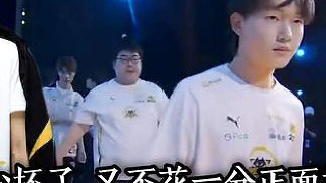 Fly确认年总回归狼队，狼队的功勋选手一回归也算召回了狼魂，SK开心坏了，又不花一分就回归了一个对抗