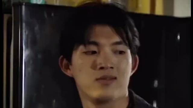 老板娘太美了，哪个男人能忍住