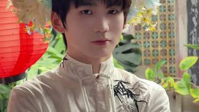 神秘簪花男*2。