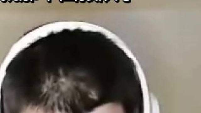 小胖直播回应了年总还在TTG，之后合同还在狼队，会回去，菲姐对他挺好的