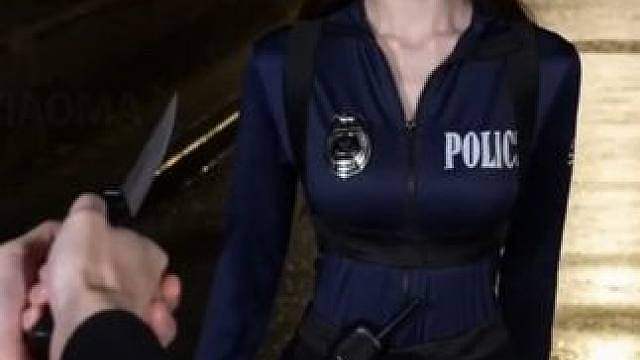 和闺蜜下班回家路上遭遇劫匪，结果不料.....