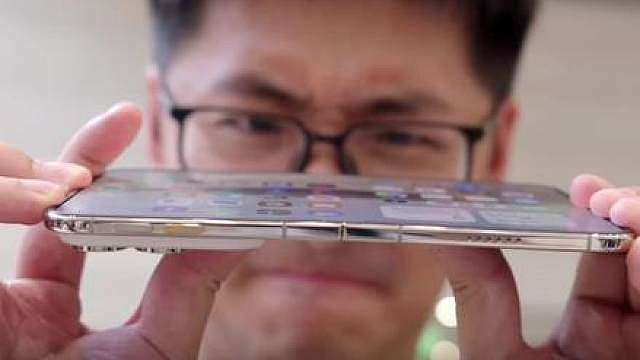 影视飓风劝大家别买iPhone Duo 苹果发布新机，全网数码博主集体"变节"，只有Tim没交膝盖