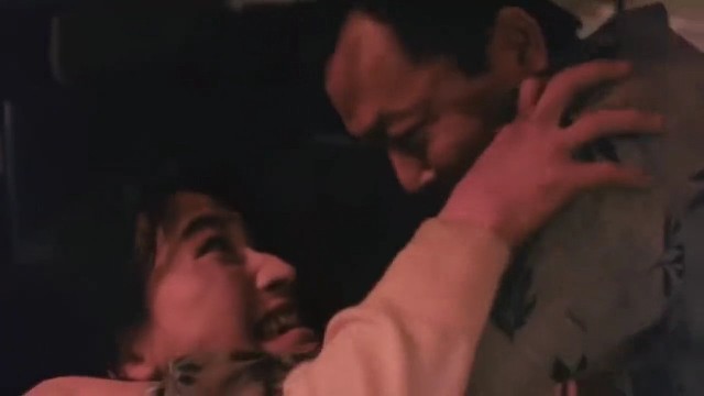 反抗无效，还不如顺从享受。