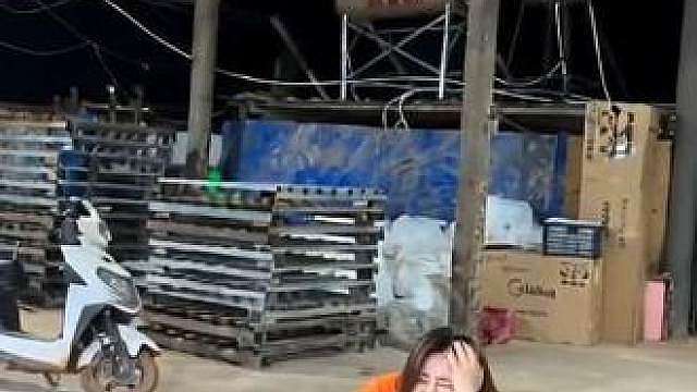 假如是你婆娘这么调皮，你会揍她吗？