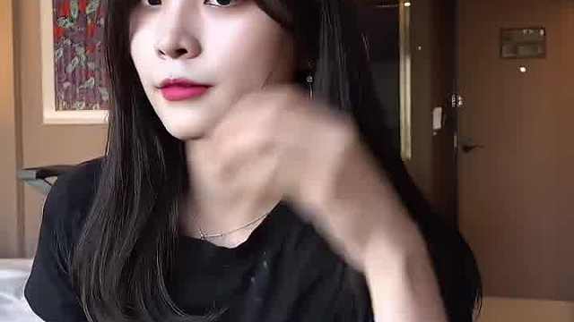 韩国财阀太太竟然会在酒店换衣服，真的不怕危险吗？