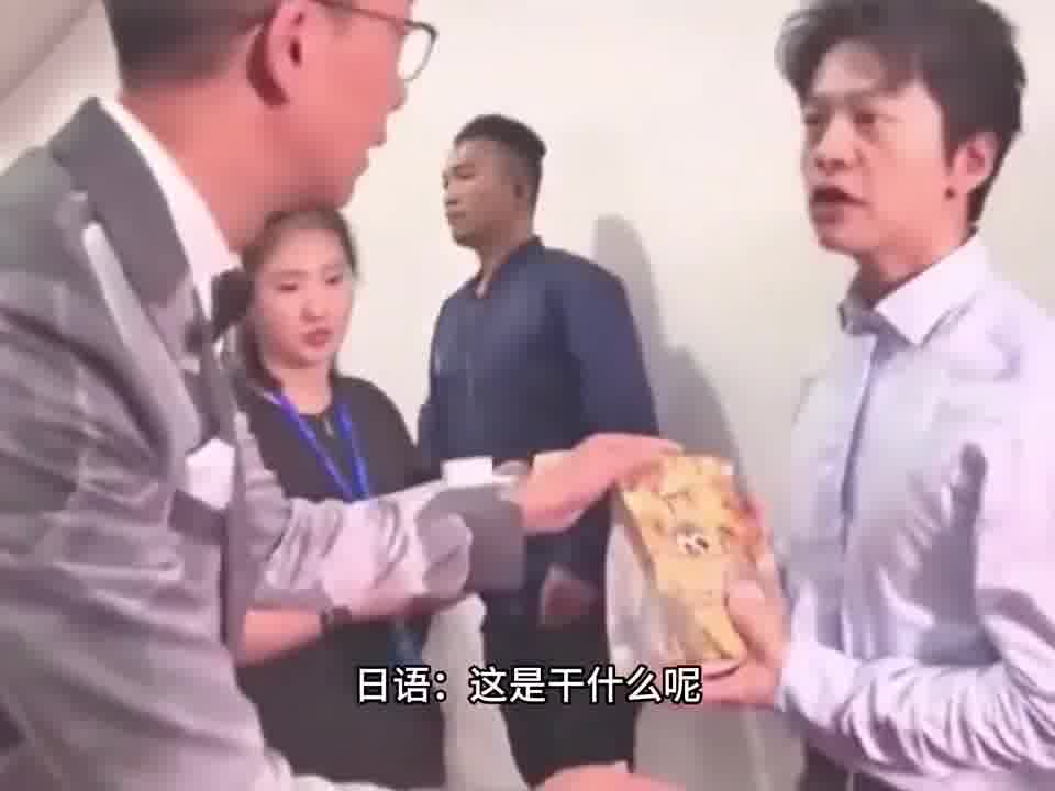这情商真是无敌了 转变的太快了 确实是无缝衔接啊 哈哈