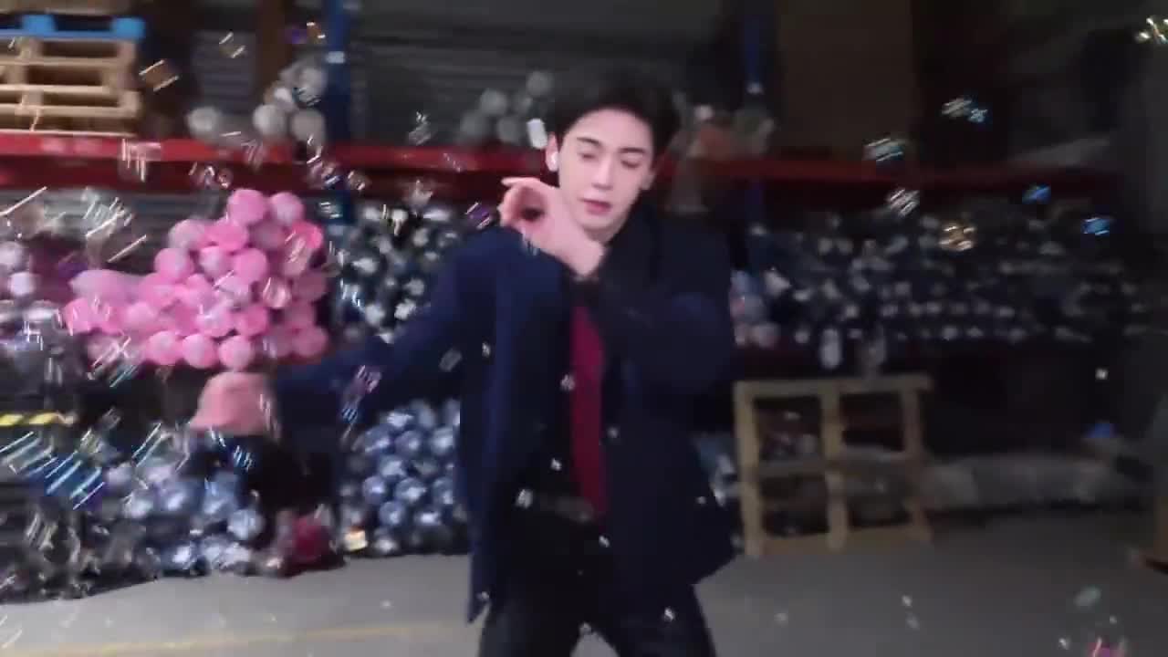 你家生意还是好，穿这么多！