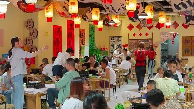 龙厂长地摊老火锅加盟店菜品定价更亲民