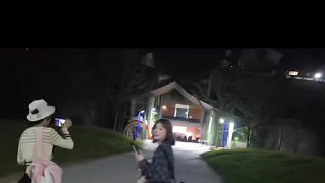 糖糖:看不见我看不见我 小小怪吓坏了！