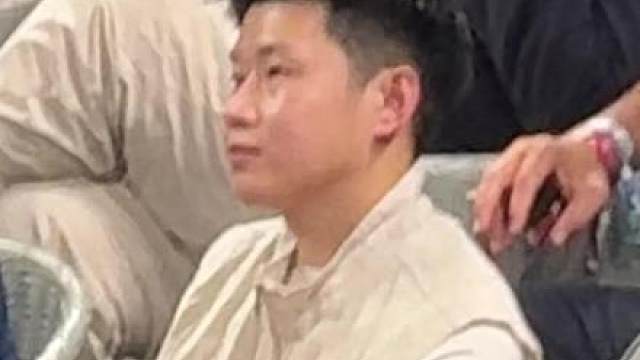 赵心童亮相比利简金杯，现场助力中国队