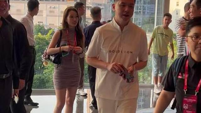 深圳，我们来啦！ 请持续关注 官方，稍后我们将在直播球员晚宴！