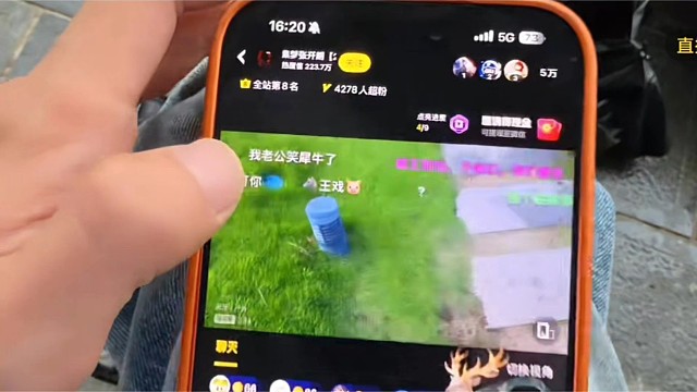 子圣看张开朗去虎牙盛典！文斌都领证了，朝朝一个人播六个直播间