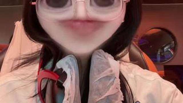 小姐姐你挺能串啊哈哈哈哈哈哈哈哈