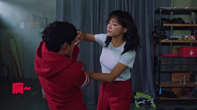 “快感拉满！女战神又来了！”
