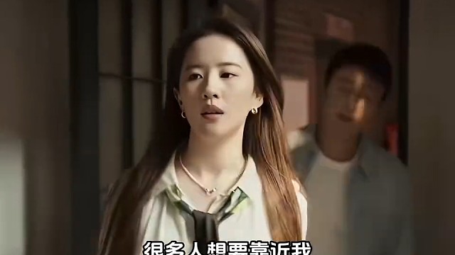 很多人想要靠近我，我都冷漠躲开，可你平平淡淡，我却总盼着和你相见。心动本就不讲道理，付出再多也未必能