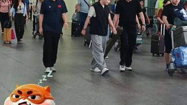 赵心童抵达深圳，备战2026深圳公开赛