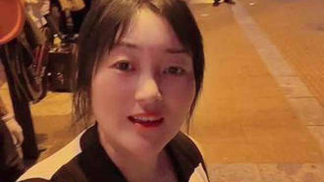 来打羽毛球